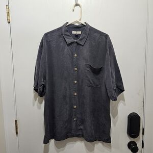 Men's Gray Button-Up Shirt